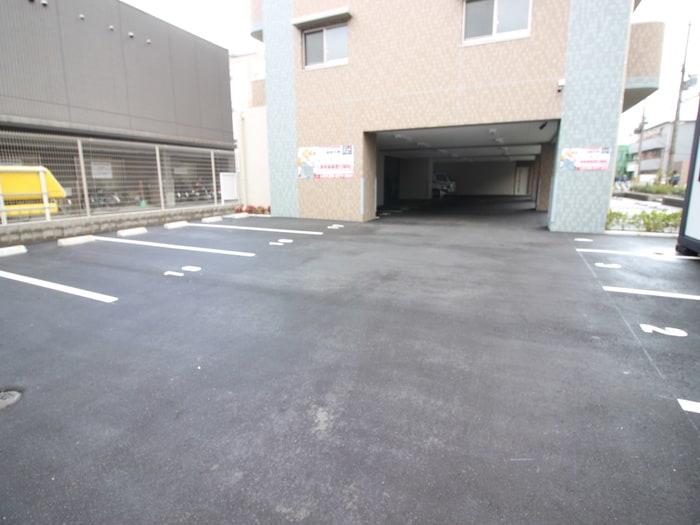 駐車場 ふぁみーゆ服部天神