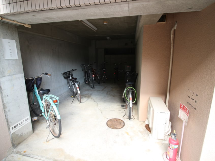 駐輪場 コスモスハイツ