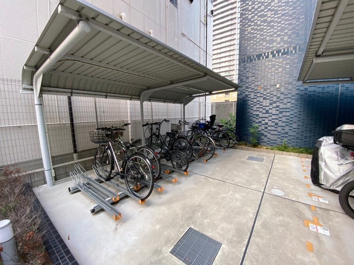 駐輪場 プレサンス難波クチュール(202)