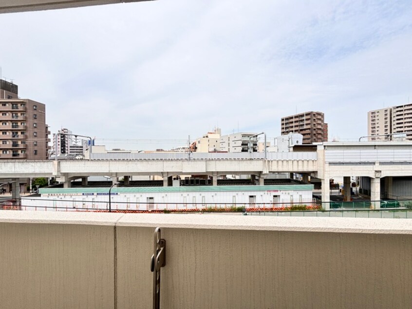 室内からの展望 ペリドット長居公園