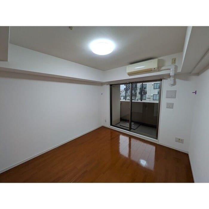 居室 ＷＧＢ江坂