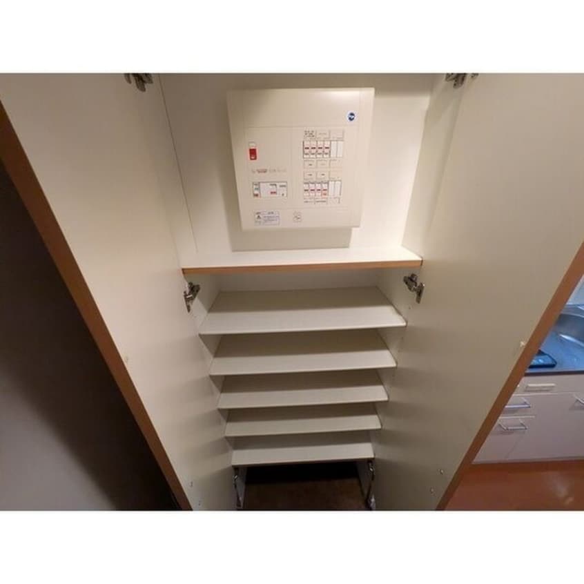 靴箱 ＷＧＢ江坂