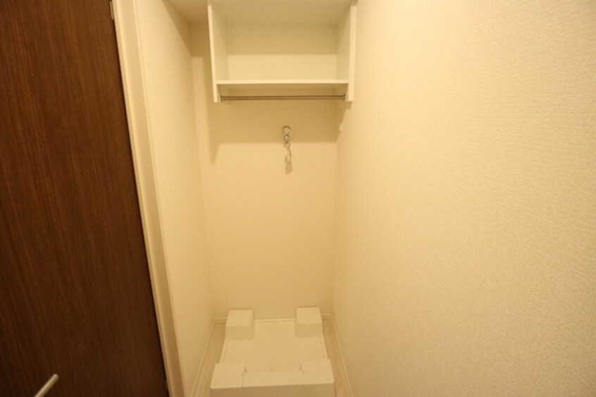 洗濯機置場 LAUREUS KUGA (ローレウス陸)