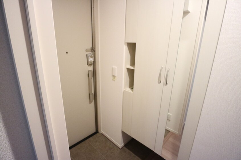 玄関 LAUREUS KUGA (ローレウス陸)