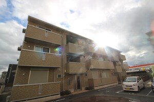 テ　キューロ　トレス