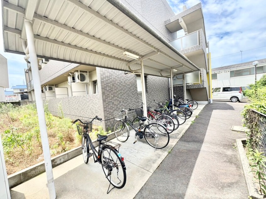 駐輪場 ロ－サセタ