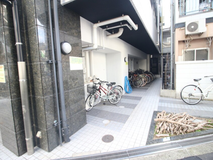 駐輪場 ＢｌｕｅＢｅｅ田辺駅前