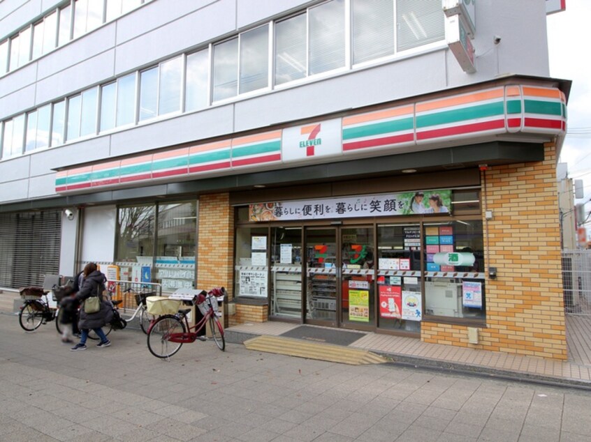 セブン-イレブン 阪急岡町駅前店(コンビニ)まで129m ノア－ル岡町