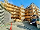 ロイヤルヒルズ待兼山の外観