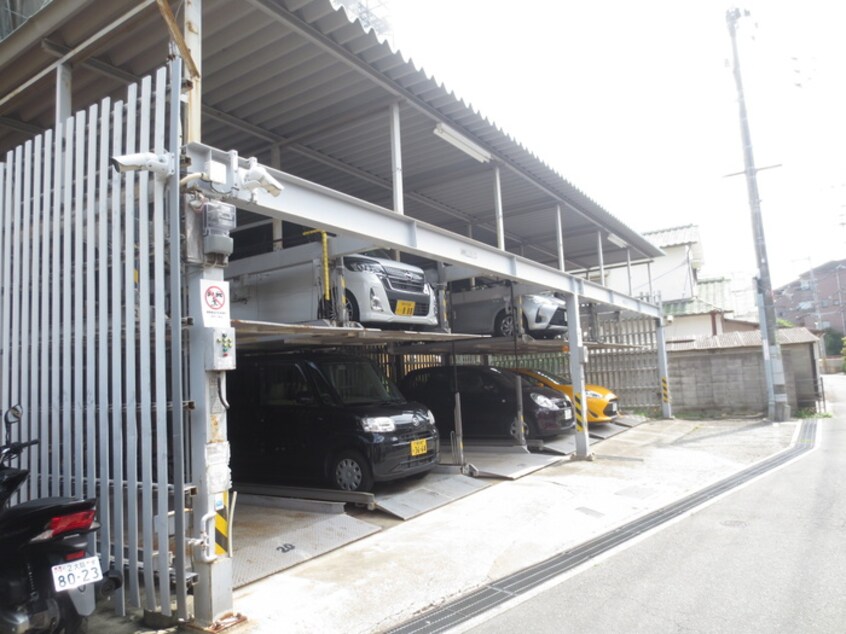 駐車場 ロイヤルヒルズ待兼山