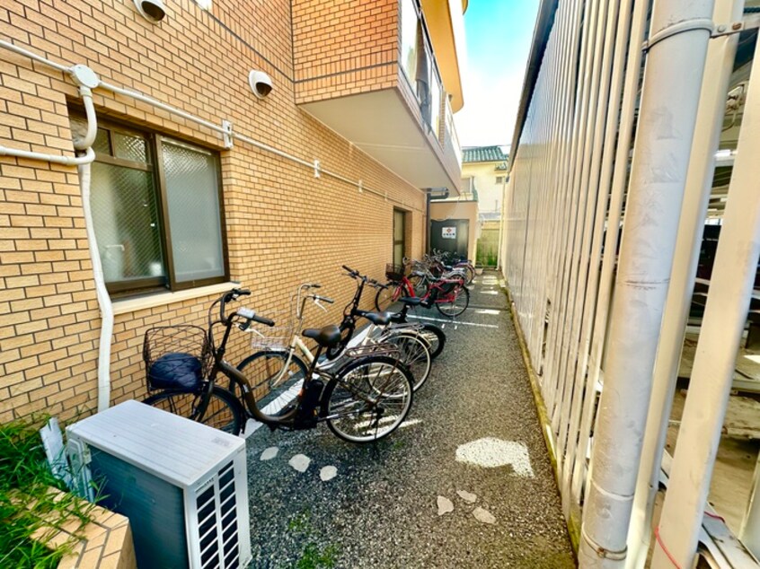 駐輪場 ロイヤルヒルズ待兼山