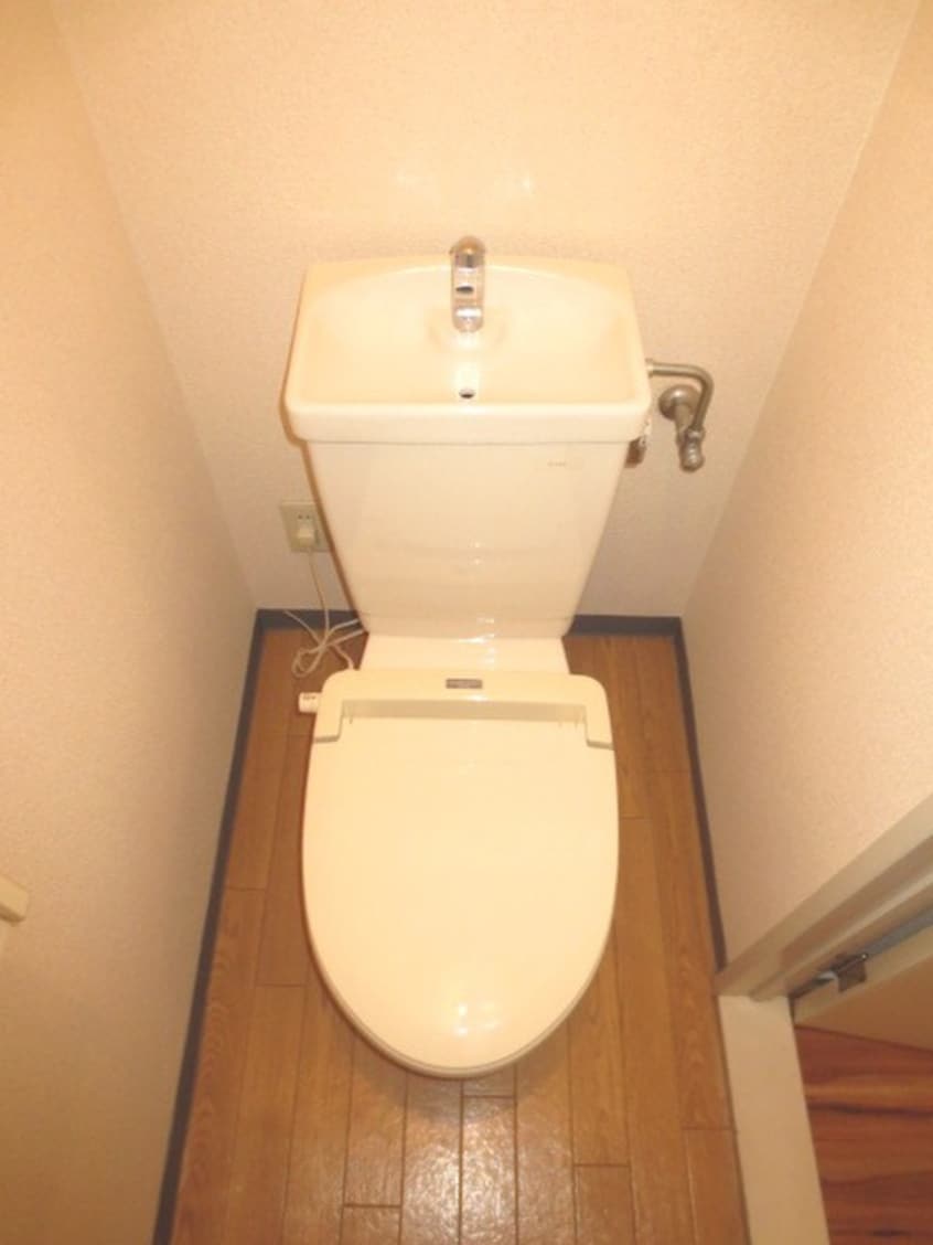 トイレ メゾン　レグルス