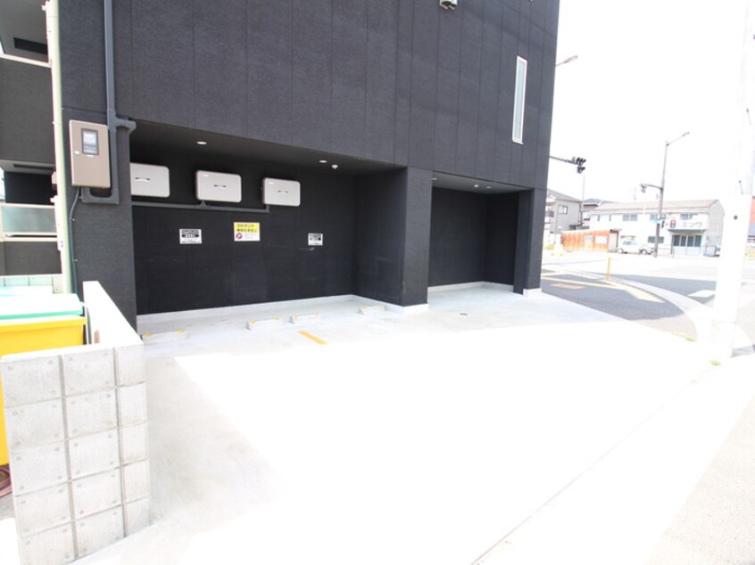 駐車場 エヌエムトラントキャトフ