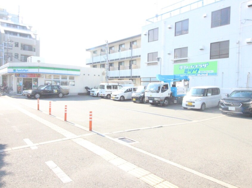 ファミリーマート池田神田店(コンビニ)まで158m 山川ﾊｲﾂﾉｰｽｻｲﾄﾞ