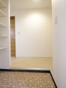 玄関 ノイヴェル布施