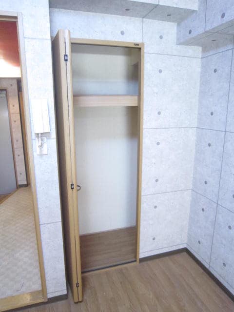 収納 アルティスタ三条