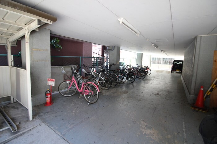 駐輪場 ジオナ新大阪