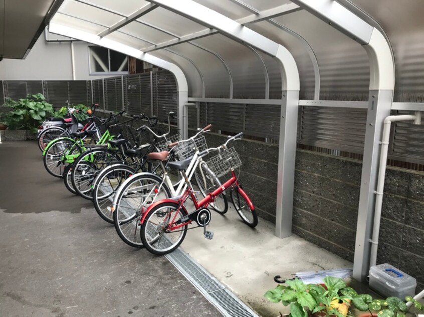 駐輪場 ﾌﾟﾚﾐｱ豊里