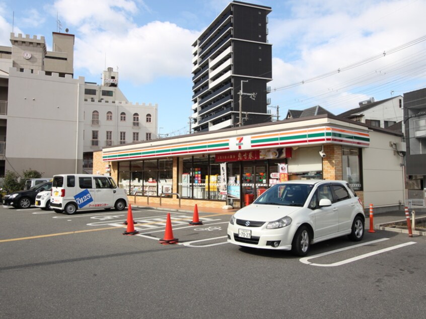 セブンイレブン(コンビニ)まで114m オーキッドレジデンス新大阪