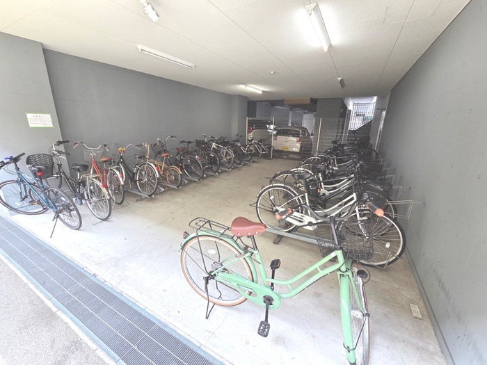 駐輪場 ブランメゾン堀川