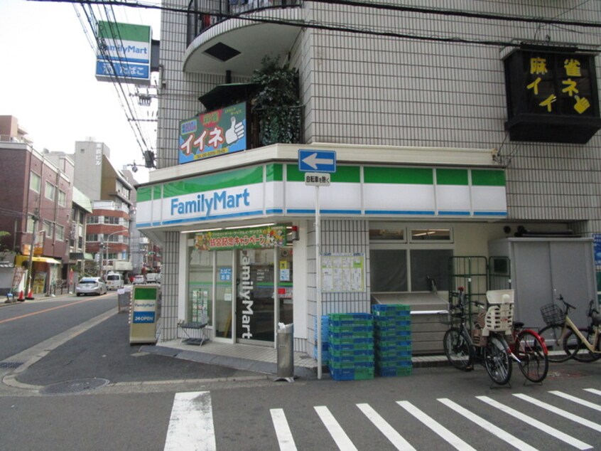 ファミリーマート西天満店(コンビニ)まで173m ブランメゾン堀川