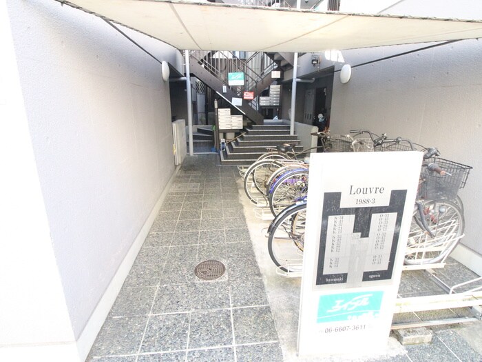 エントランス部分 ルーブル小川