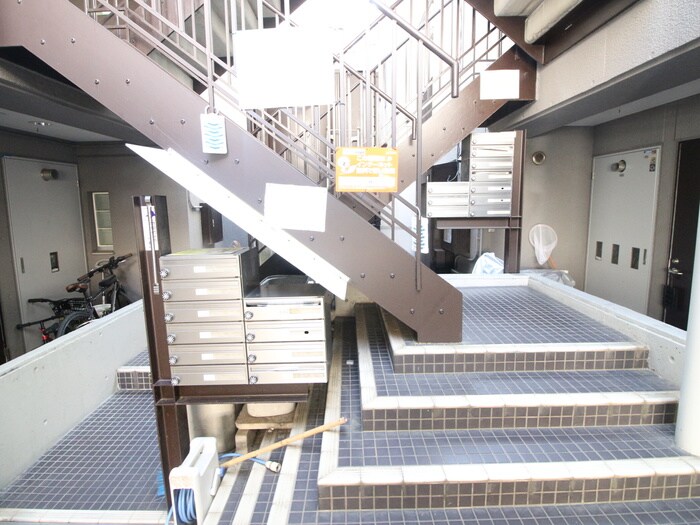 エントランス部分 ルーブル小川