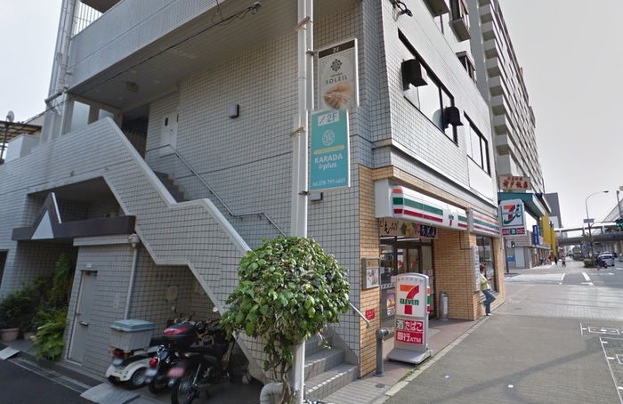 セブンイレブン(コンビニ)まで800m ジーメゾン神戸駒ヶ林