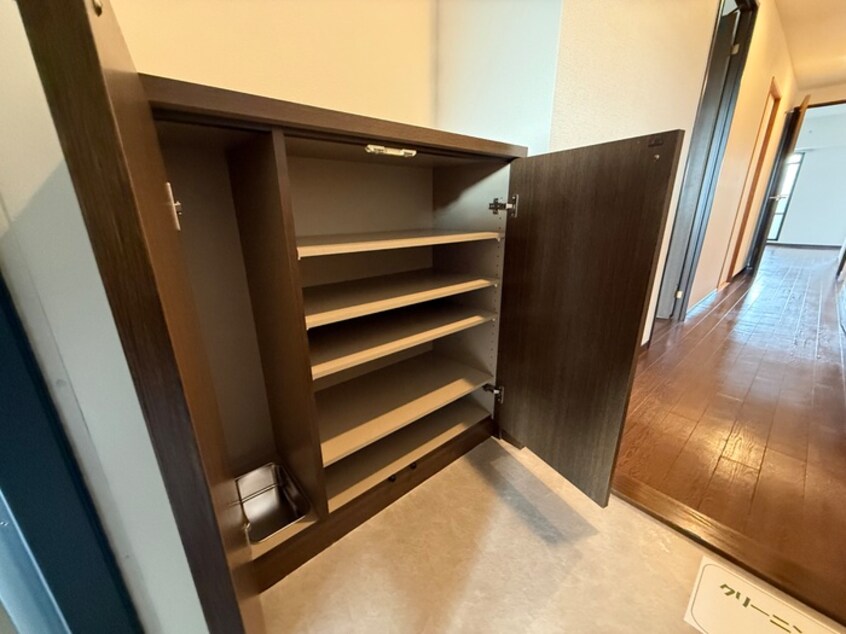 靴箱 アヴニ－ル出戸