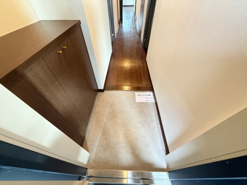 玄関 アヴニ－ル出戸