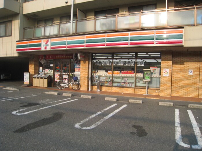 セブンイレブン山之上店(コンビニ)まで325m クレ－ル山之上