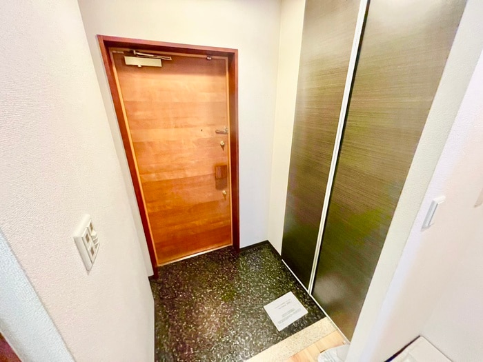 玄関 コンソラ－レ上町台Ⅱ