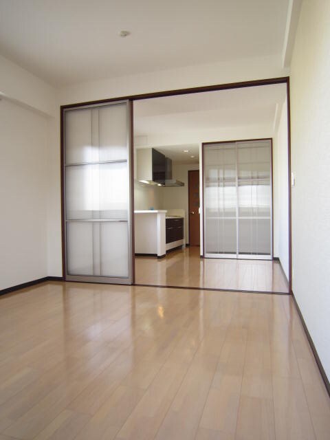 居室 コンソラ－レ上町台Ⅱ