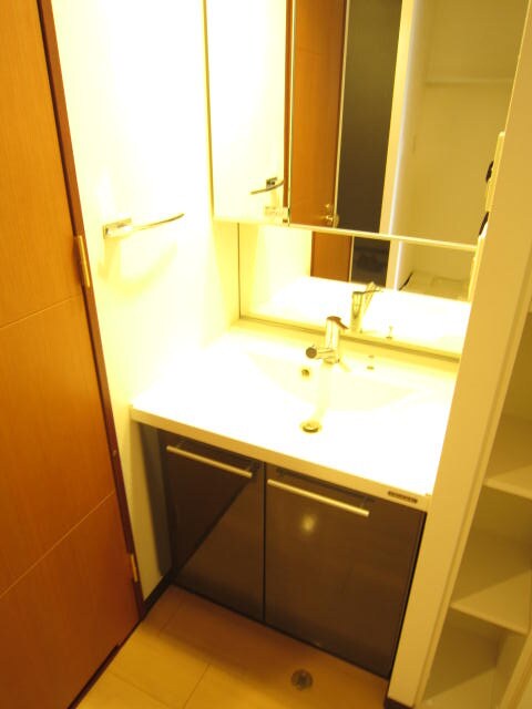 洗面 コンソラ－レ上町台Ⅱ