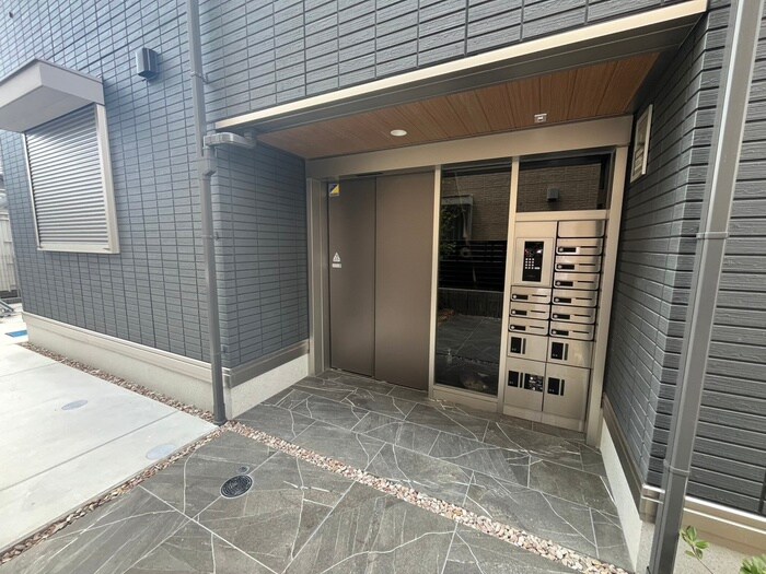 エントランス部分 ラ・メゾン三保町