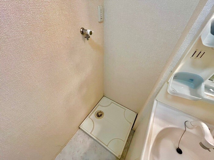 洗濯機置場 ＣＯＺＹ岸里Ⅱ