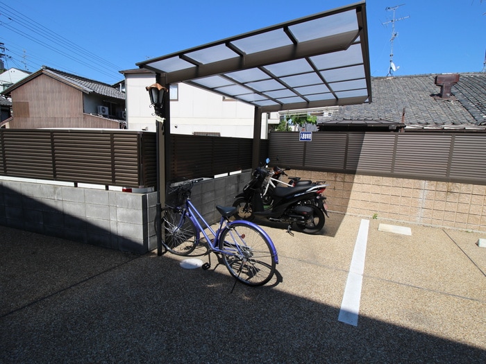 駐輪場 ヴィラ・デ・アウラ