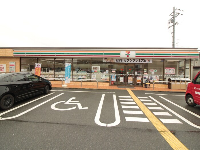 セブンイレブン(コンビニ)まで20m La Vita梅町