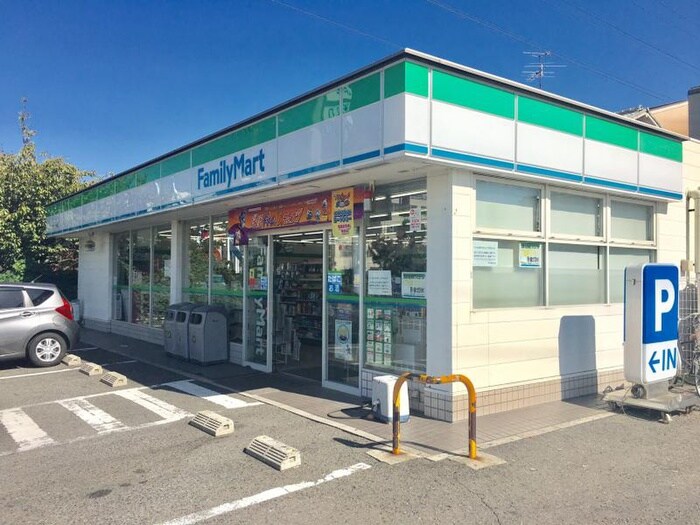 ファミリーマート堺緑ヶ丘中町店(コンビニ)まで850m Casa Felice（Nord）