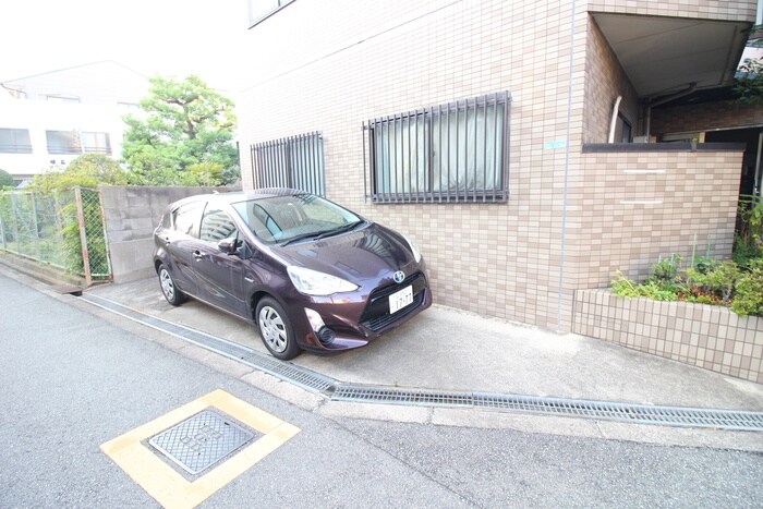 駐車場 メイユール東三国