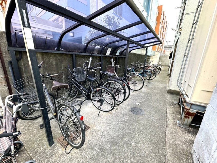 駐輪場 フォンタル三津屋