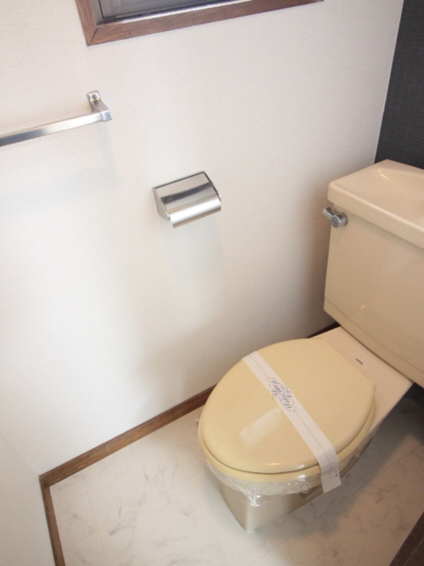 トイレ メゾンド中新開