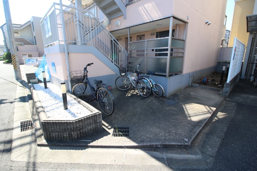 駐輪場 メゾンクラ－ラ