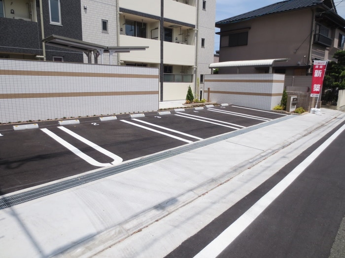 駐車場 ミ　ライズ