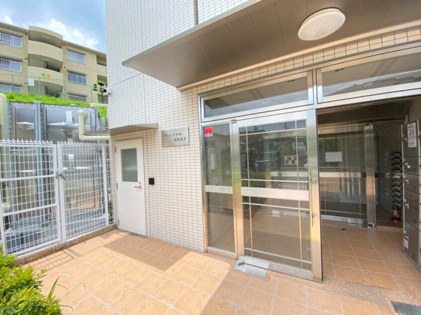 エントランス部分 アートプラザ京田辺3