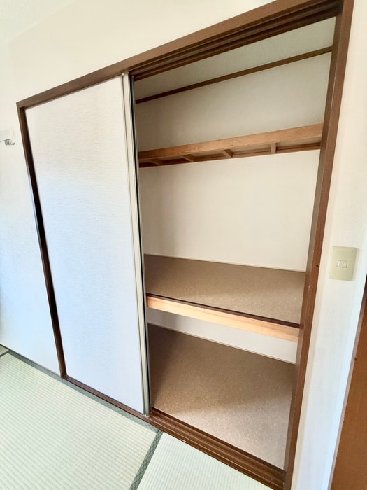 収納 フロ－レンス二色Ｄ棟