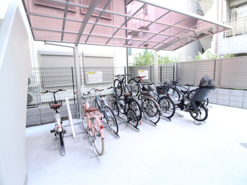 駐輪場 GRAND STEADY新梅田