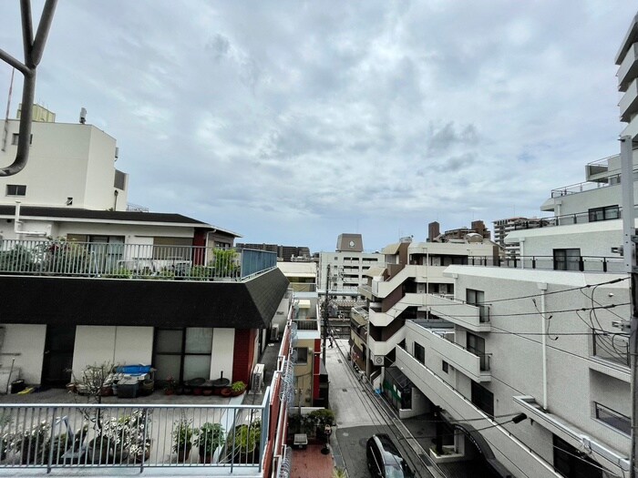 室内からの展望 トラスト本山ビル