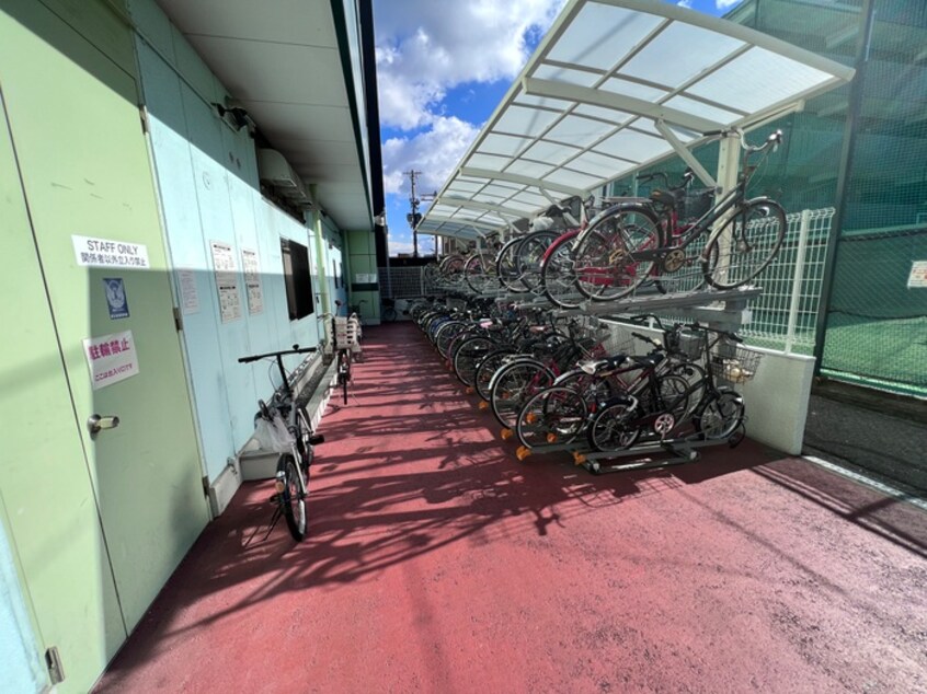 駐輪場 スチュ－デント平野