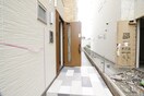 エントランス部分 クリエオーレ茨田大宮Ⅲ